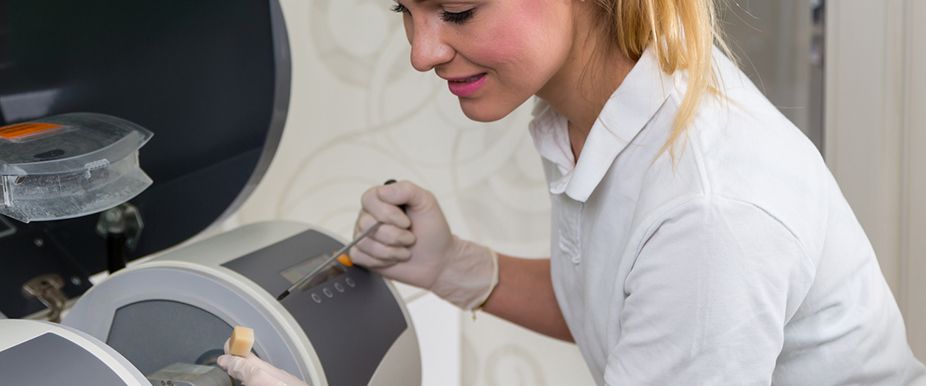 CAD CAM Dental en Odontología: Una Revolución Tecnológica CAD CAM Dental en Odontología: Una Revolución Tecnológica