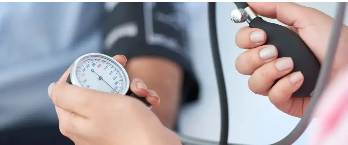 ¿En que brazo se toma la tensión? ¿En que brazo se toma la tensión?