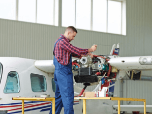 Técnico Montaje de Estructuras e Instalación de Sistemas Aeronáuticos a Distancia