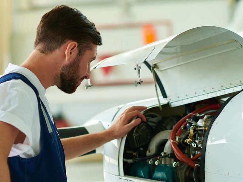 Técnico en Mantenimiento Aeronáutico: Sueldo medio Técnico en Mantenimiento Aeronáutico: Sueldo medio
